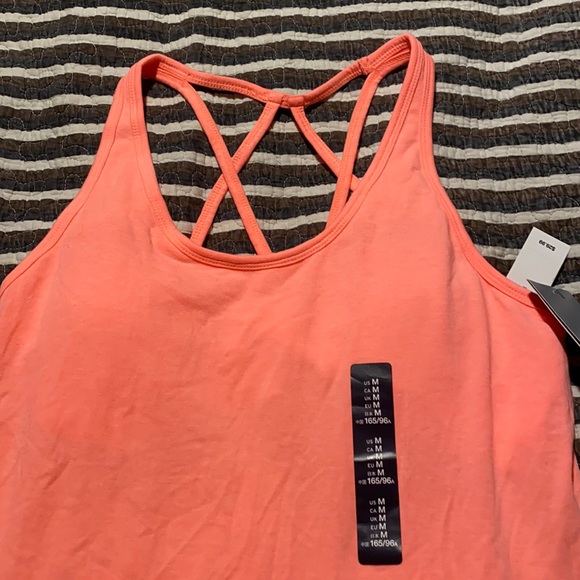 GAP Tops Built In Bra Gap Workout Tank Poshmark